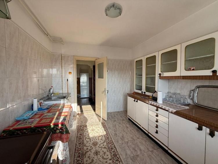 APARTAMENT 3 CAMERE DE VANZARE, ZONA FALEZA NORD - 2