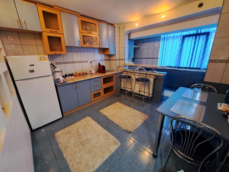 Ultracentral Târgoviște,  vânzare apartament 4camere/2balcoane - 4
