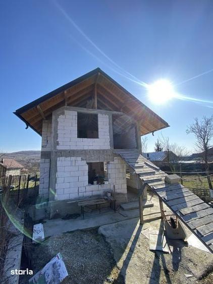 Casa la rosu 180 mp - 2