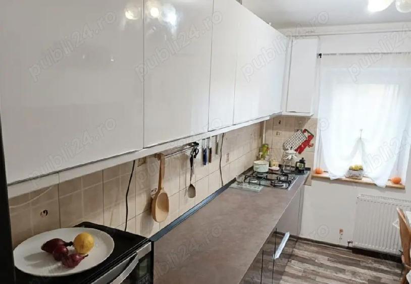 Apartament 3 camere zona foarte buna Scriitorilor doua apartamente pe palier bloc 4 etaje - 3