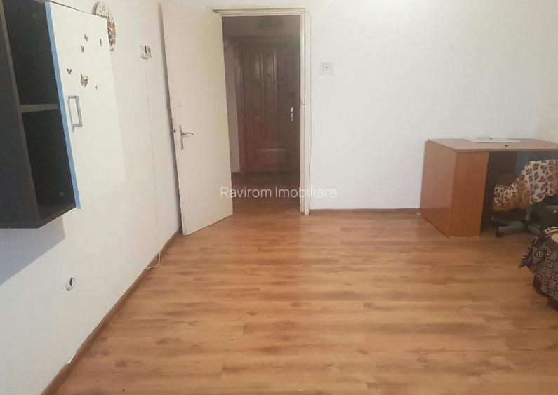 Aparatment doua camere, deco, etaj sase, CT, PVC gol Cornisa Aparatment doua camere, deco, etaj sase, CT, PVC gol Cornisa