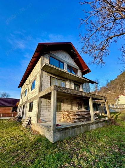 Pensiune semifinisata 3 etaje+mansarda, 18 ari - Maramure?, Rozavlea - 7