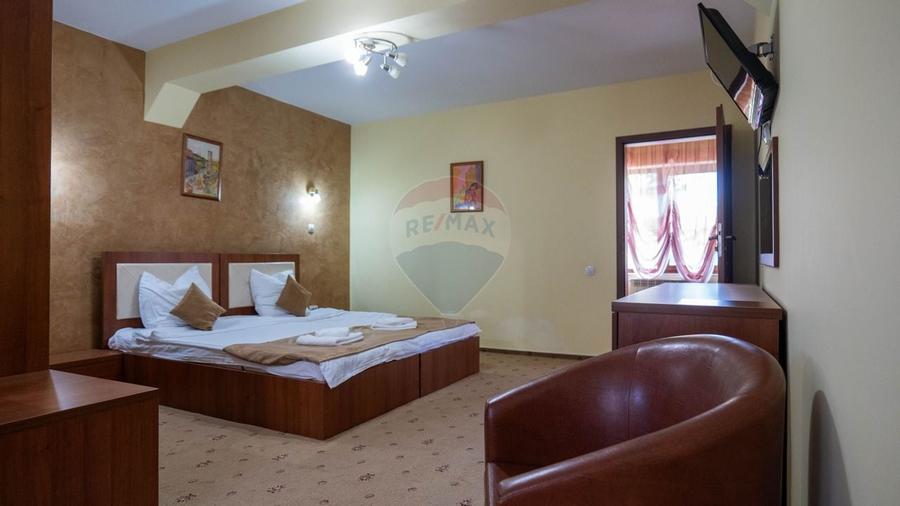 Oferta - vanzare pensiune 10 camere si casa de vacanta, Slanic Prahova - 7