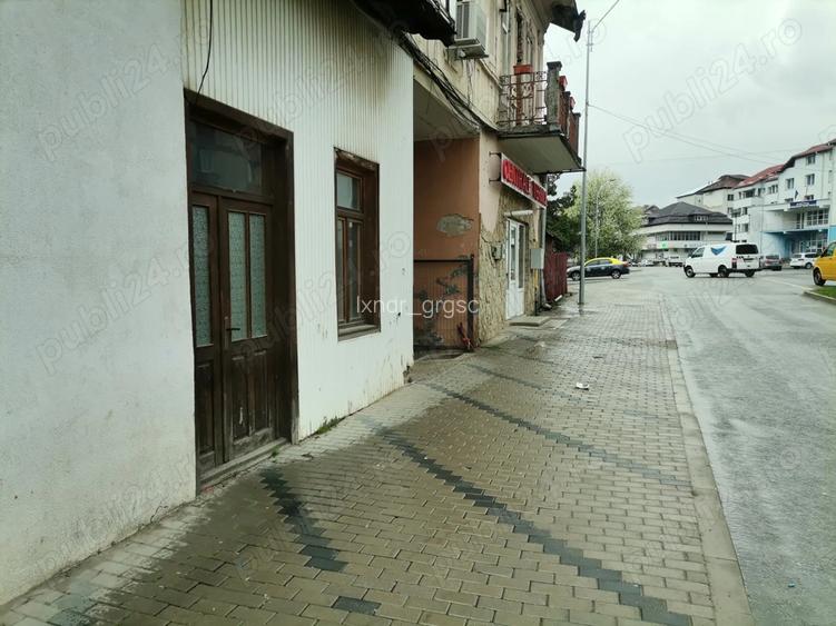 Casa 2 camere teren magazie pt spa?iu comercial, birouri, intrea din strada, zona centrala, in rate Casa 2 camere teren magazie pt spa?iu comercial, birouri, intrea din strada, zona centrala, in rate