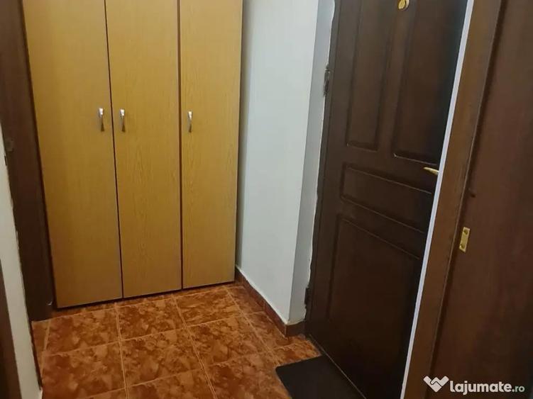 Garsoniera de inchiriat in Mun. Targovi?te, str.Avram Iancu, nr.7, bl.54, etj. 5 - 1