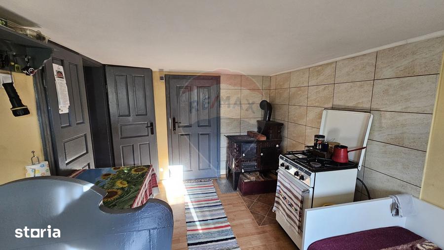 Casă cu 3 camere cu Teren 900 Mp în Poieni-Solca