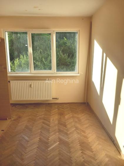 Apartament semidecomandat 3/4 Apartament semidecomandat 3/4