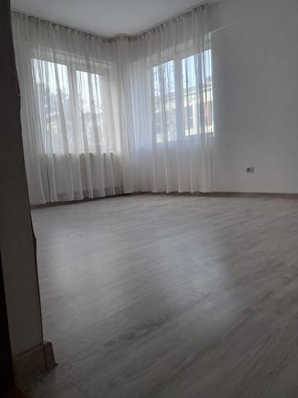 Apartament decomandat Bloc NOU - zona Milcov - 15