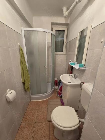 Vand apartament 2 camere - demisol - str. Pacii - 8