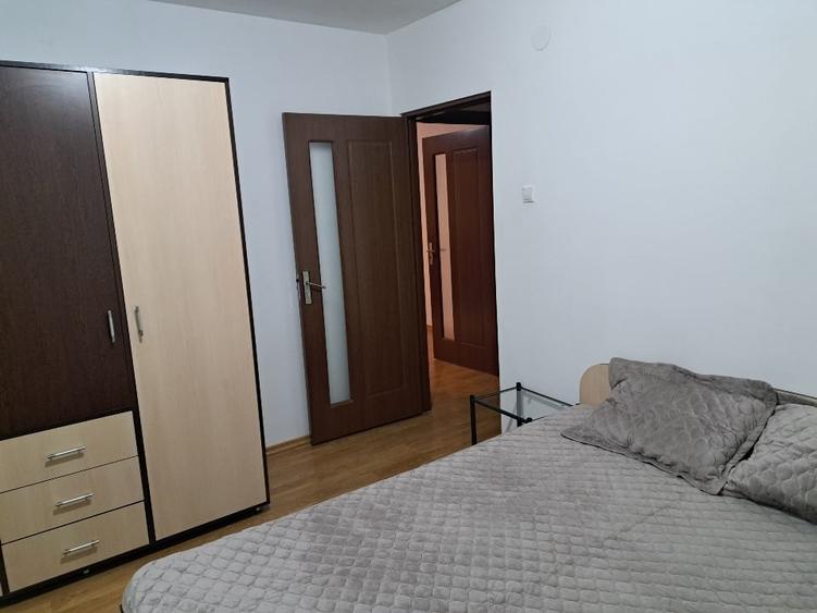 2 camere pe B-dul Revolutiei etaj 1 - 3