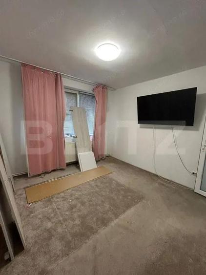 APARTAMENTB 3 CAMEREU ETAJ 1 ,ULTRA CENTRAL INTR-O ZONA LINISTITA - 3