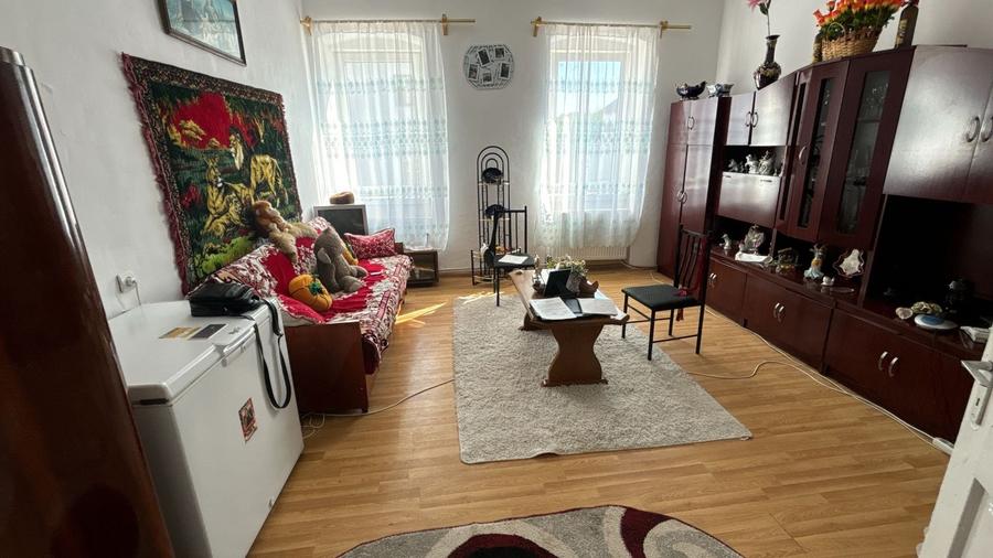 Doua case de vanzare 75 M² + curte 720 M² Piata Kalvin - 6