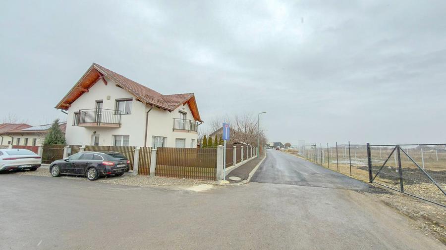 Casa individuala in Stupini, teren 300 mp, strada asfaltata - 1