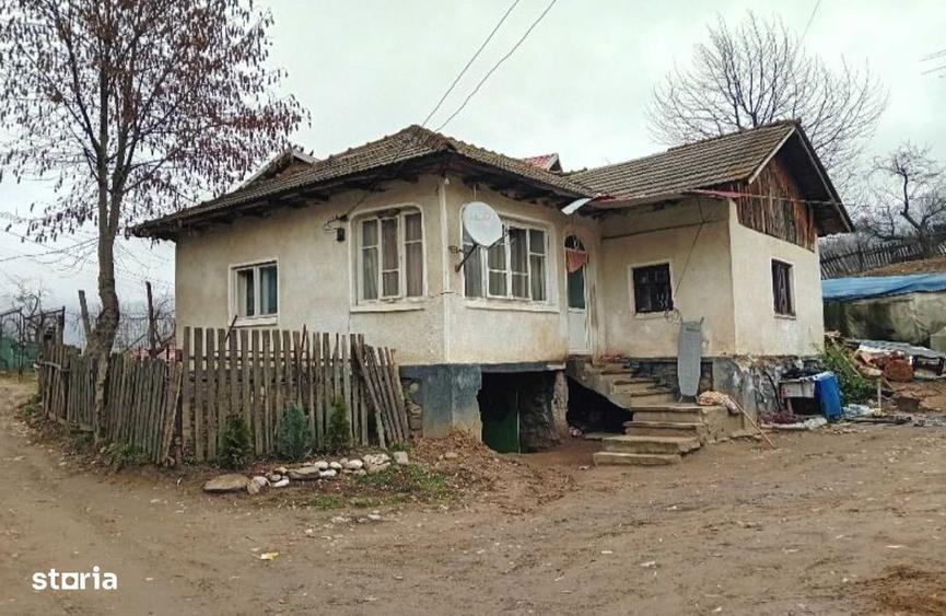 Cota de 1/2-Casa si teren-sat Rotunda, com. Corbeni, jud. Arges - 4