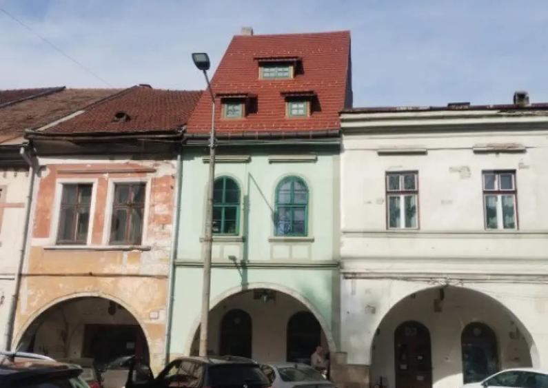 Cladire istorica, 5 camere, 600 mp, spatiu comercial+birouri - 2