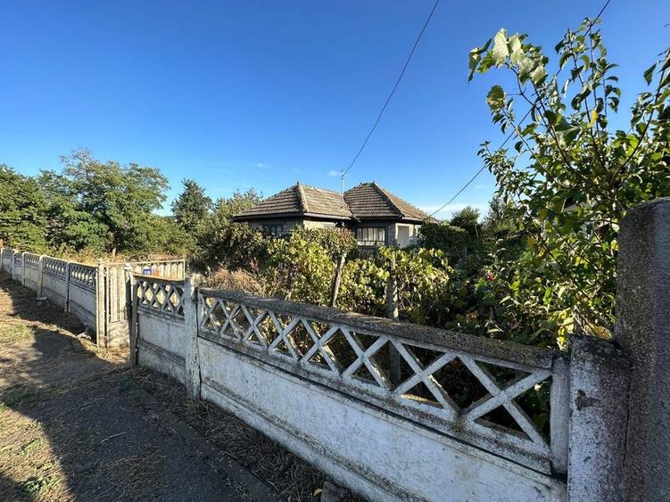 Teren intravilan + casa de locuit Fulga - 7