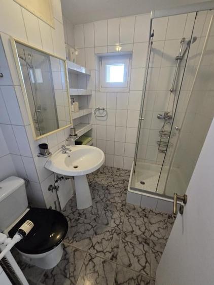 Apartament cu 2 camere semidecomandat, mobilat în Victoriei