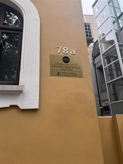 Casă individuală cu 9 camere cu Teren 150 Mp în Armeneasca