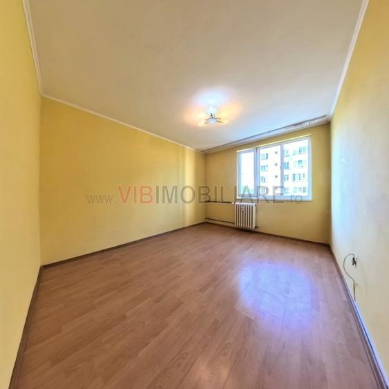 Apartament cu 3 camere semidecomandat în Drumul Taberei