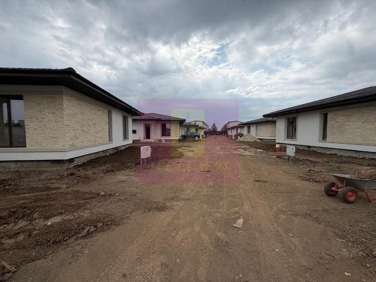 Casă cu 4 camere în Bragadiru