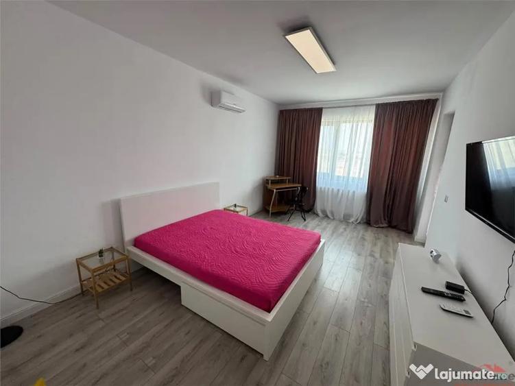 Garsonieră decomandată în Central