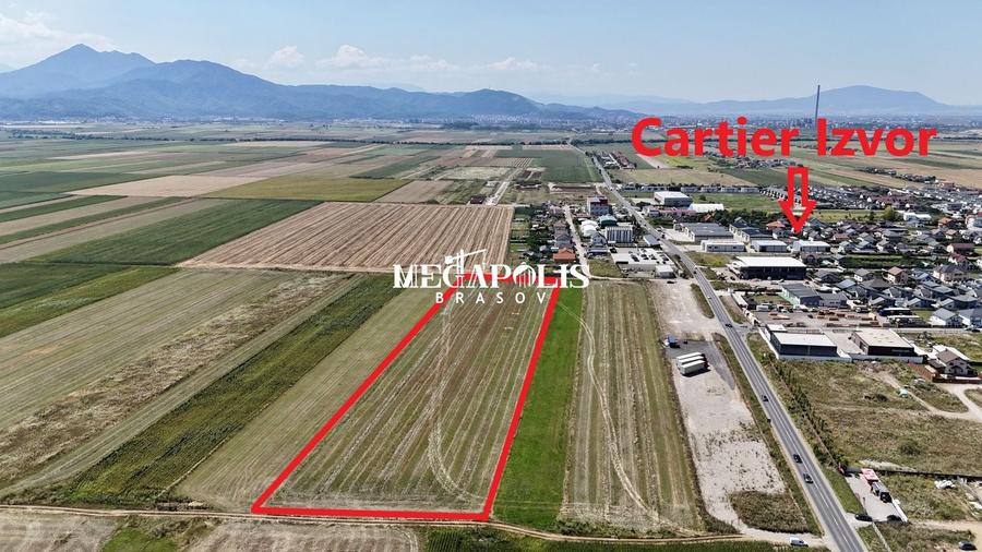 Teren agricol extravilan de 10900 mp, în Est
