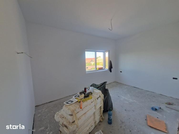 Casă cu 4 camere cu Teren 330 Mp în Ghiroda