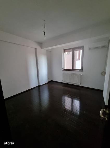 Apartament cu 2 camere semidecomandat în Roșu