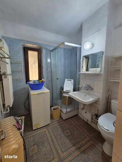 Apartament cu 2 camere decomandat în Energiei