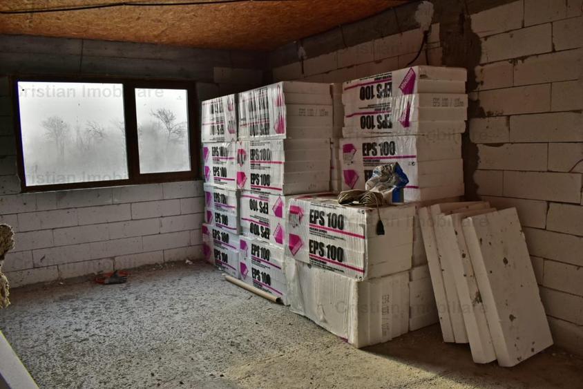 Casă cu 4 camere cu Canalizare în Vădeni