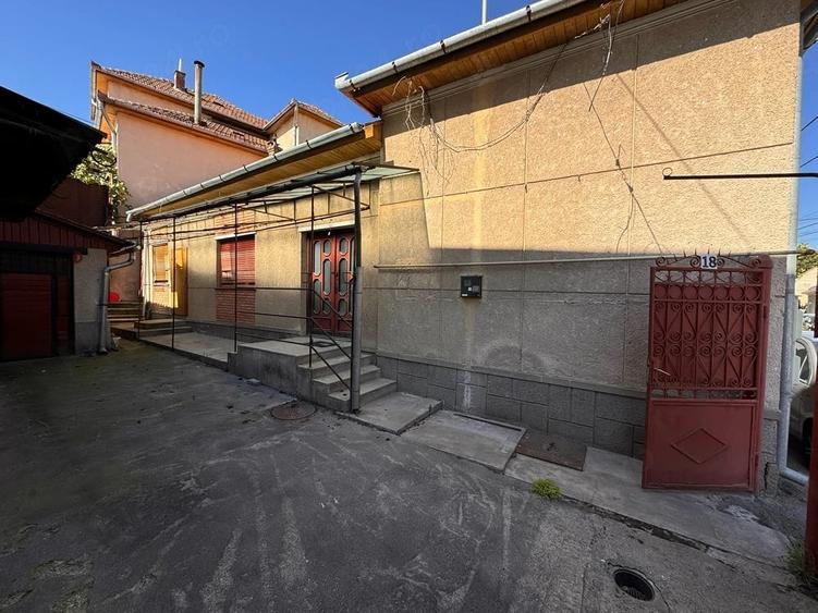 Casă cu 3 camere cu Teren 230 Mp în Central