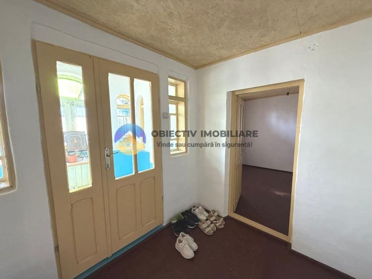 Casă individuală cu 2 camere cu Teren 4500 Mp în Dragomirești