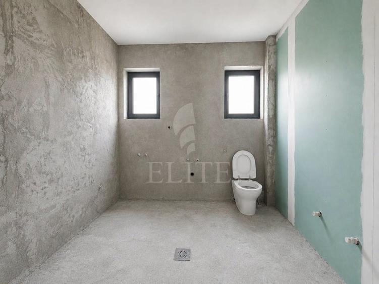 Apartament cu 3 camere semidecomandat în Andrei Mureșanu