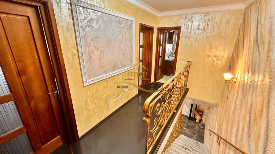 Casă individuală cu 4 camere cu Canalizare în Izvoare