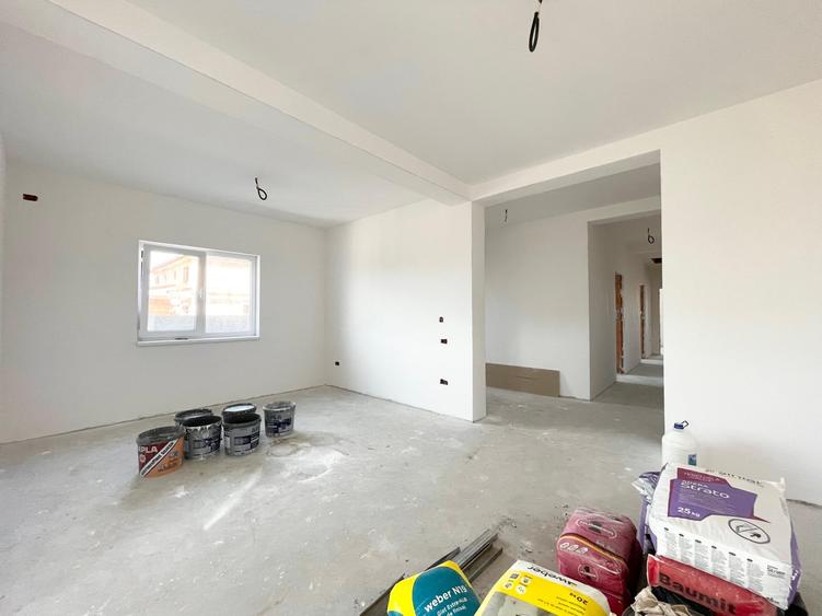 Duplex cu 4 camere cu Canalizare în Moșnița Nouă