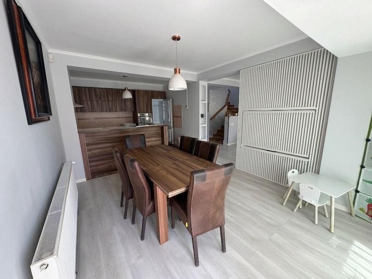Duplex cu 5 camere cu Canalizare în Mogoșoaia