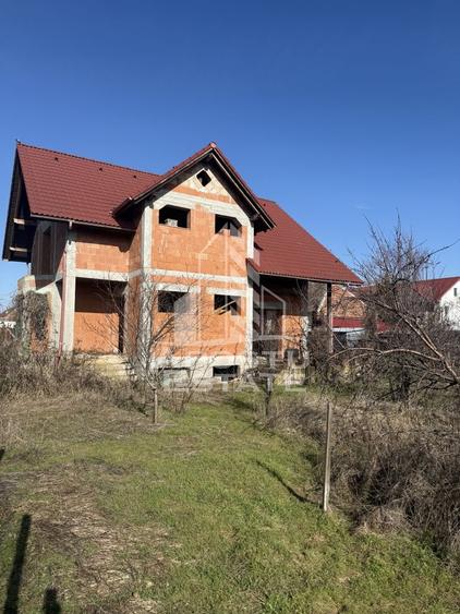 Casă individuală cu 4 camere cu Canalizare în Sânandrei