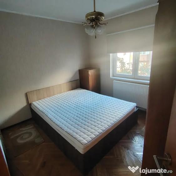 Apartament cu 2 camere semidecomandat în Soarelui