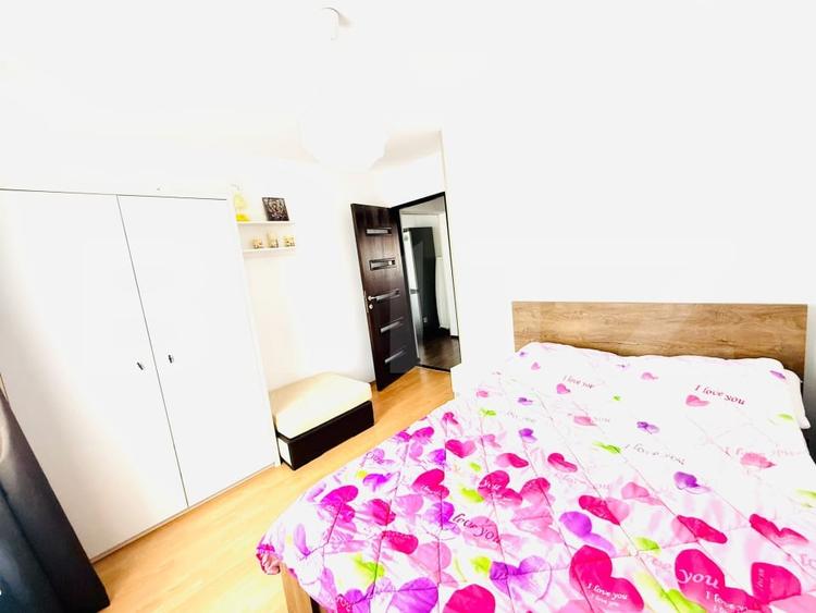 Apartament cu 3 camere decomandat, mobilat în Craiter
