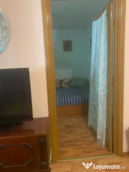 Garsonieră decomandată în Păcii