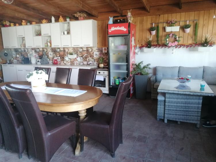Casă individuală cu 4 camere cu Canalizare în Lumina