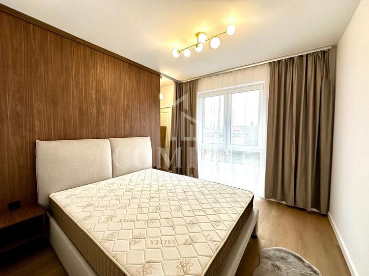 Apartament cu 3 camere semidecomandat, mobilat în Florești
