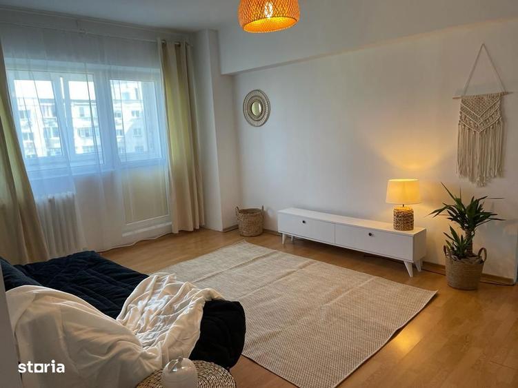 Apartament cu 3 camere semidecomandat, mobilat în Brâncoveanu