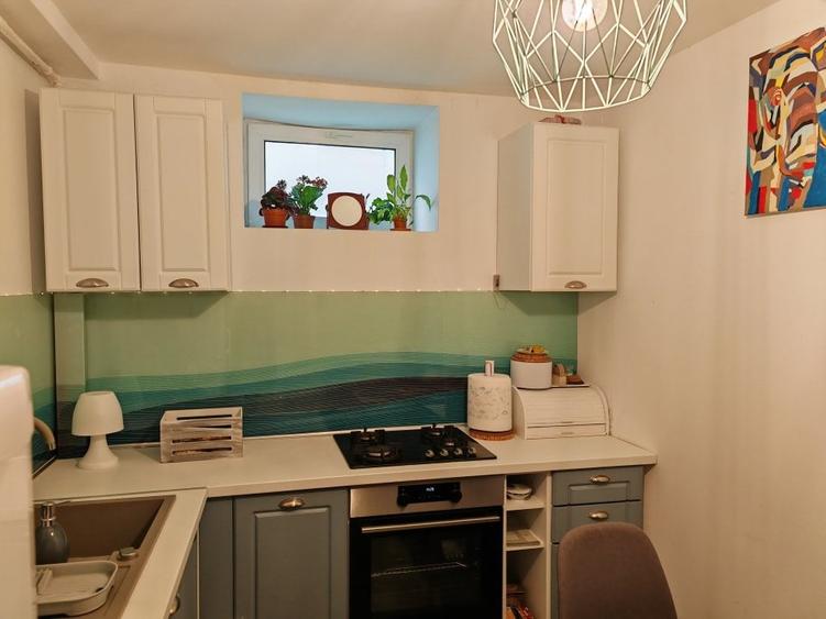 Apartament cu 2 camere nedecomandat, mobilat în Central