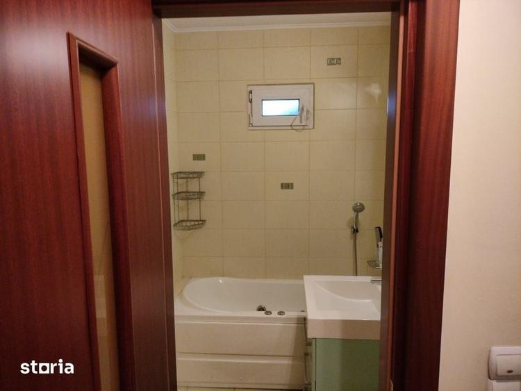 Apartament cu 3 camere decomandat în Drumul Taberei