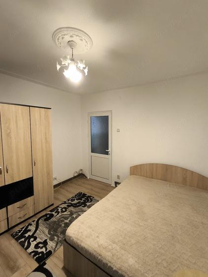 Apartament cu 3 camere decomandat în Mircea cel Bătrân