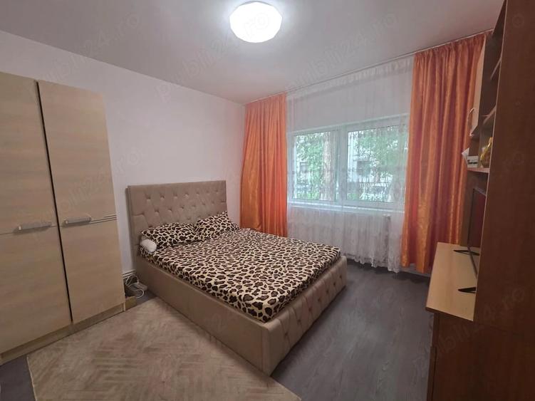 Apartament cu 3 camere decomandat în Mircea cel Bătrân