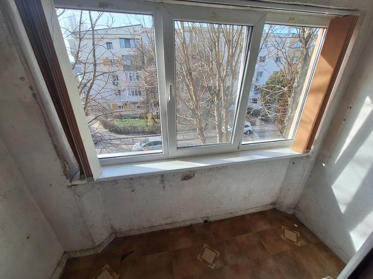 Apartament cu 3 camere semidecomandat în Tomis Nord