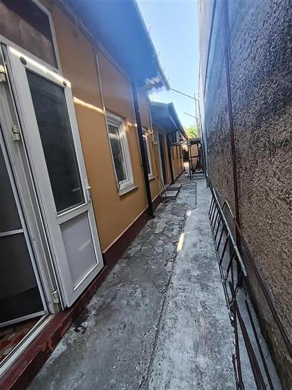 Casă individuală cu 3 camere cu Canalizare în Central