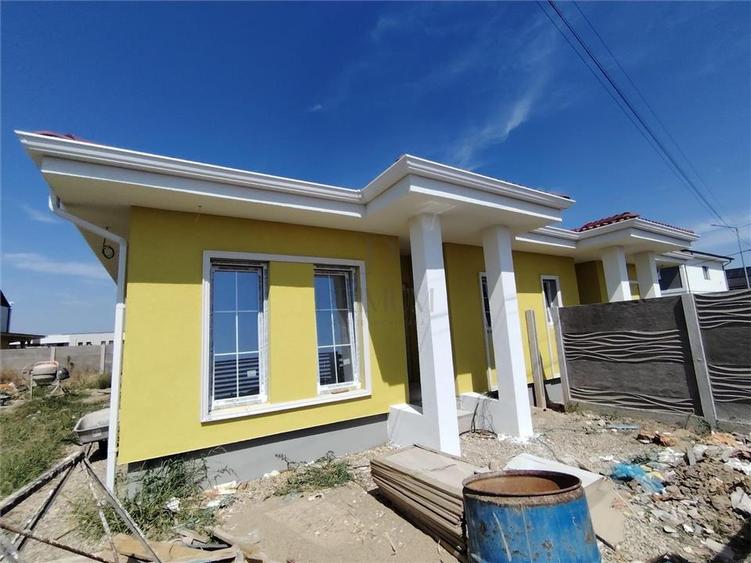 Duplex cu 3 camere cu Canalizare în Urseni